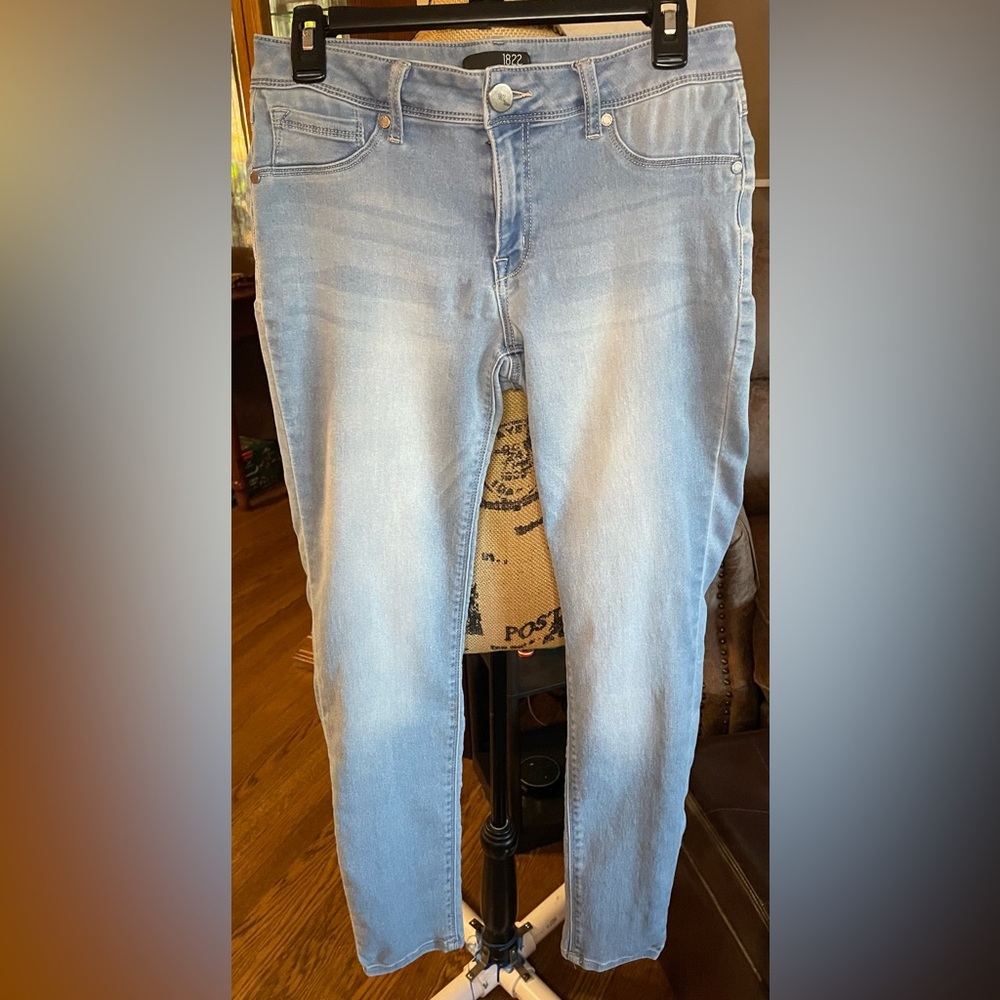 1822 Denim Women's Light Blue Skinny Jeans